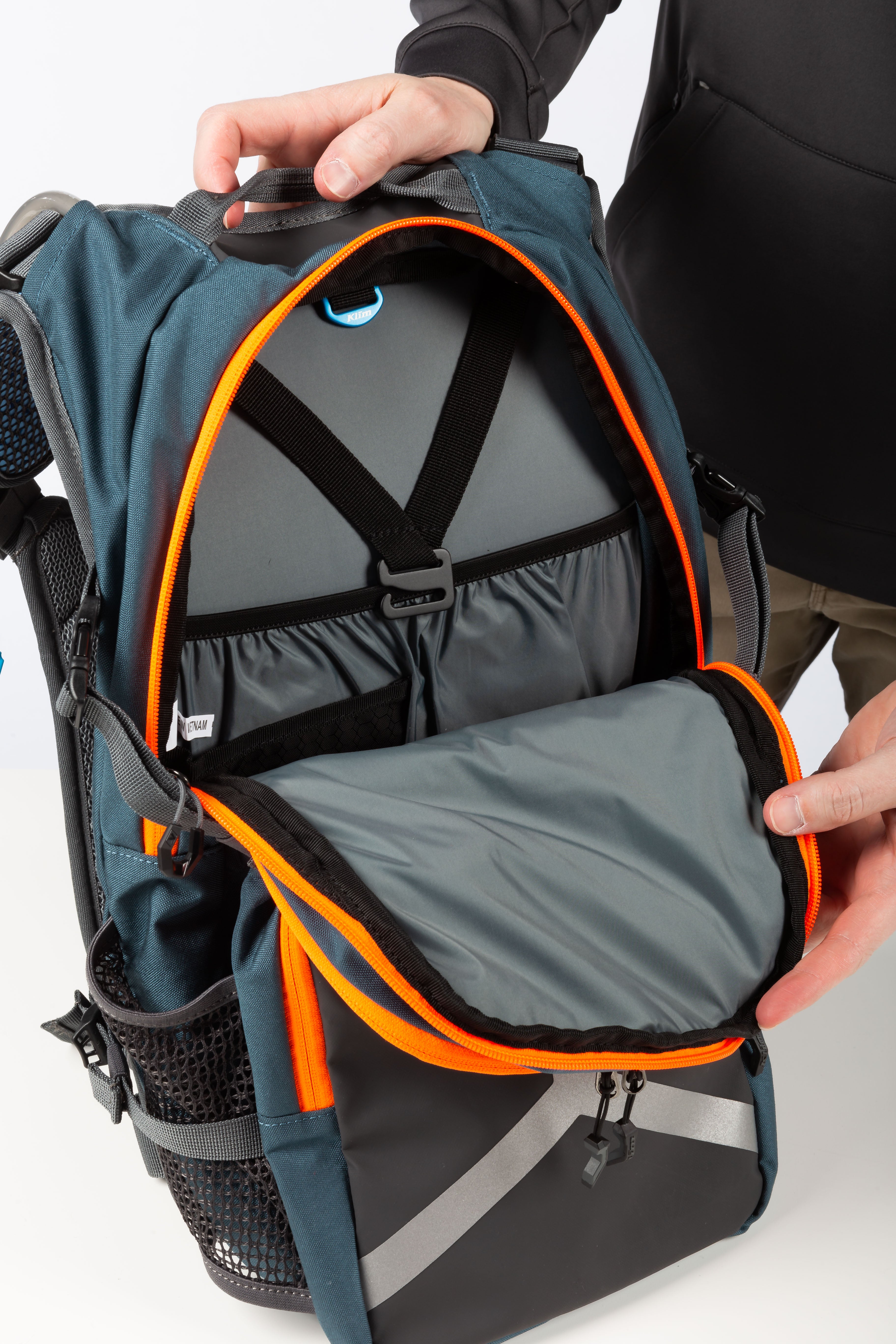 新品未使用　KLIM ARSENAL 15 BACKPACK 2024 Klim Arsenal 15 Backpack Review - Adventure Motorcycle Magazine
