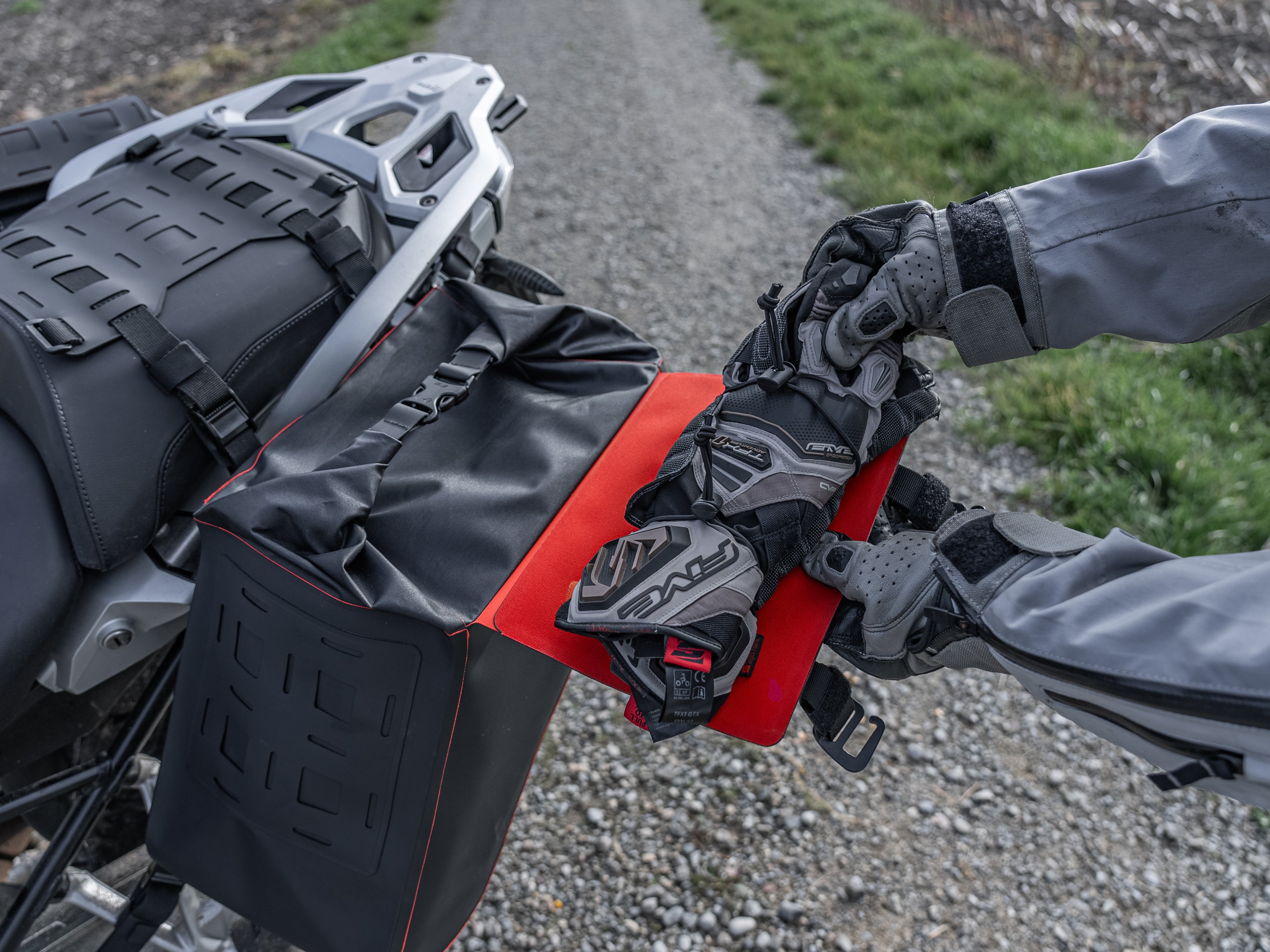 Enduristan Blizzard 2 Saddle Bags – Dualsport Plus