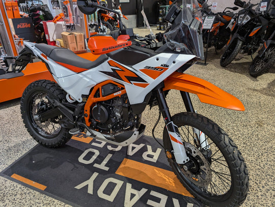 Kit de matériel Barkbusters - Montage à deux points KTM 390 ADVENTURE / ROYAL ENFIELD Himalayan / YAMAHA XT660R / BAJAJ Dominar 400